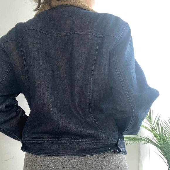 Vintage navy blue Jean jacket with brown fur collar - Picture 6 of 12